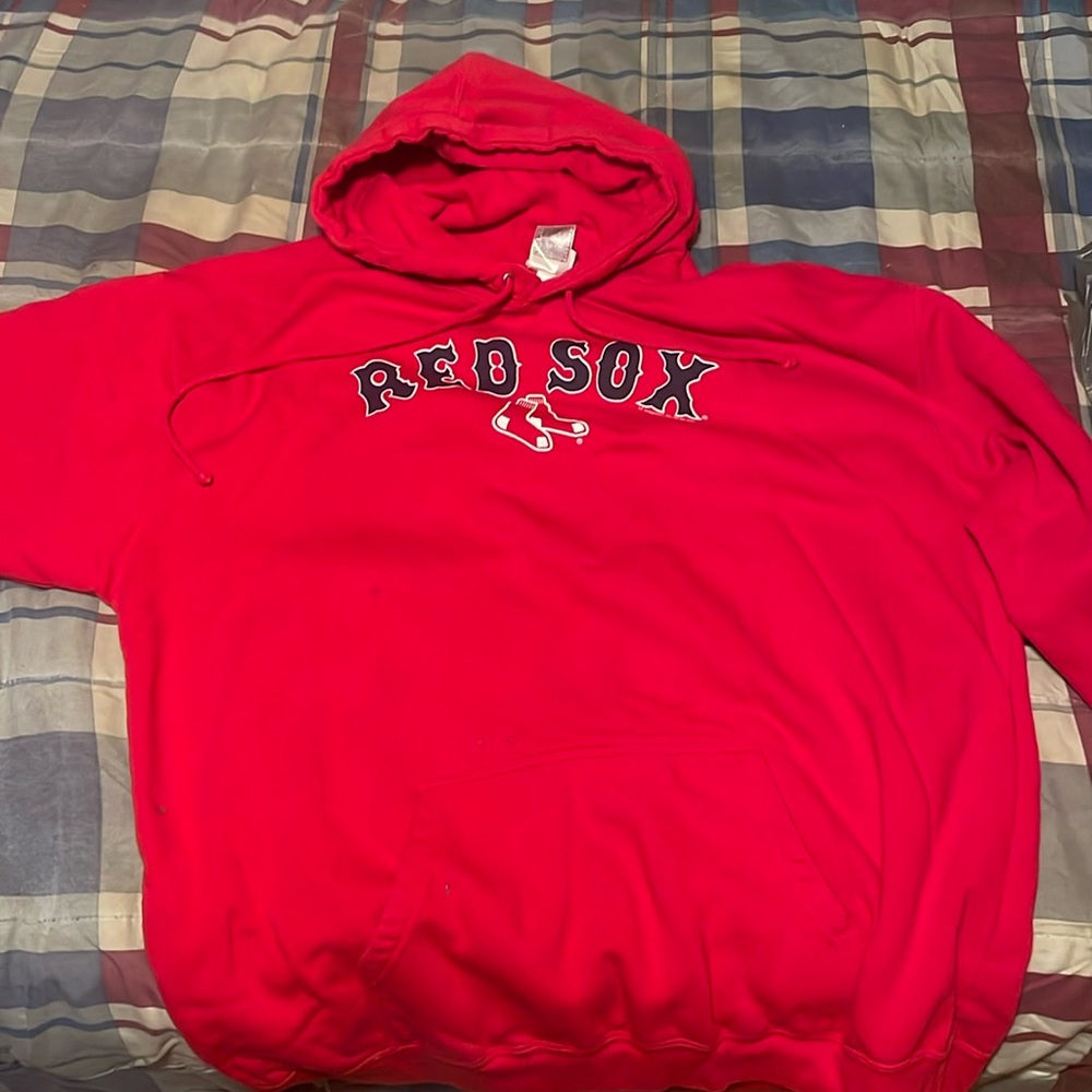 Redsox hoodie very warm good quality very rare made by Lee for a collaboration